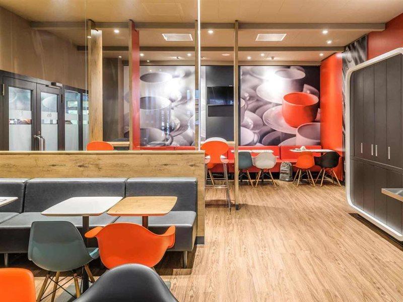 Ibis Baar Zug Екстериор снимка