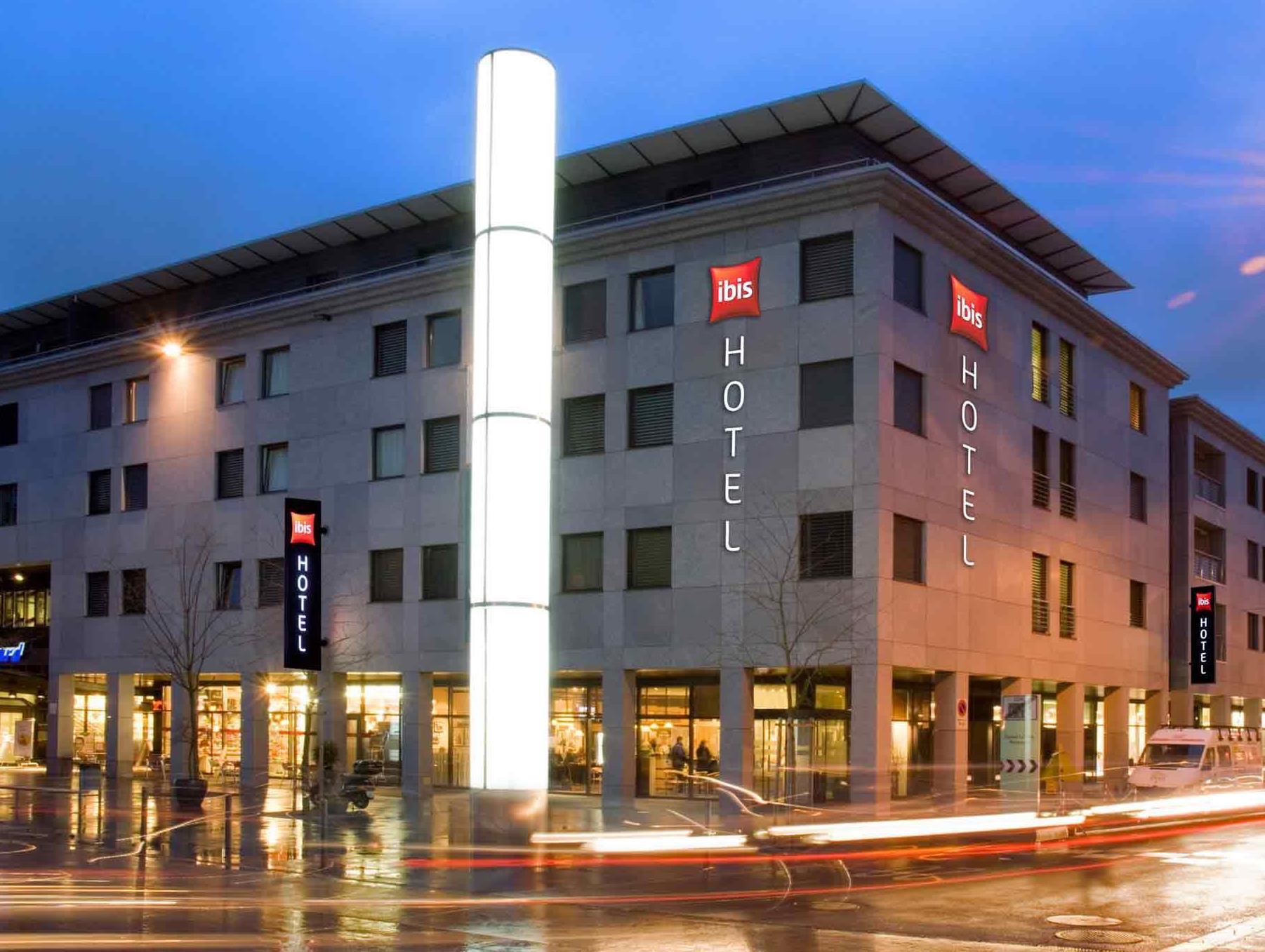 Ibis Baar Zug Екстериор снимка