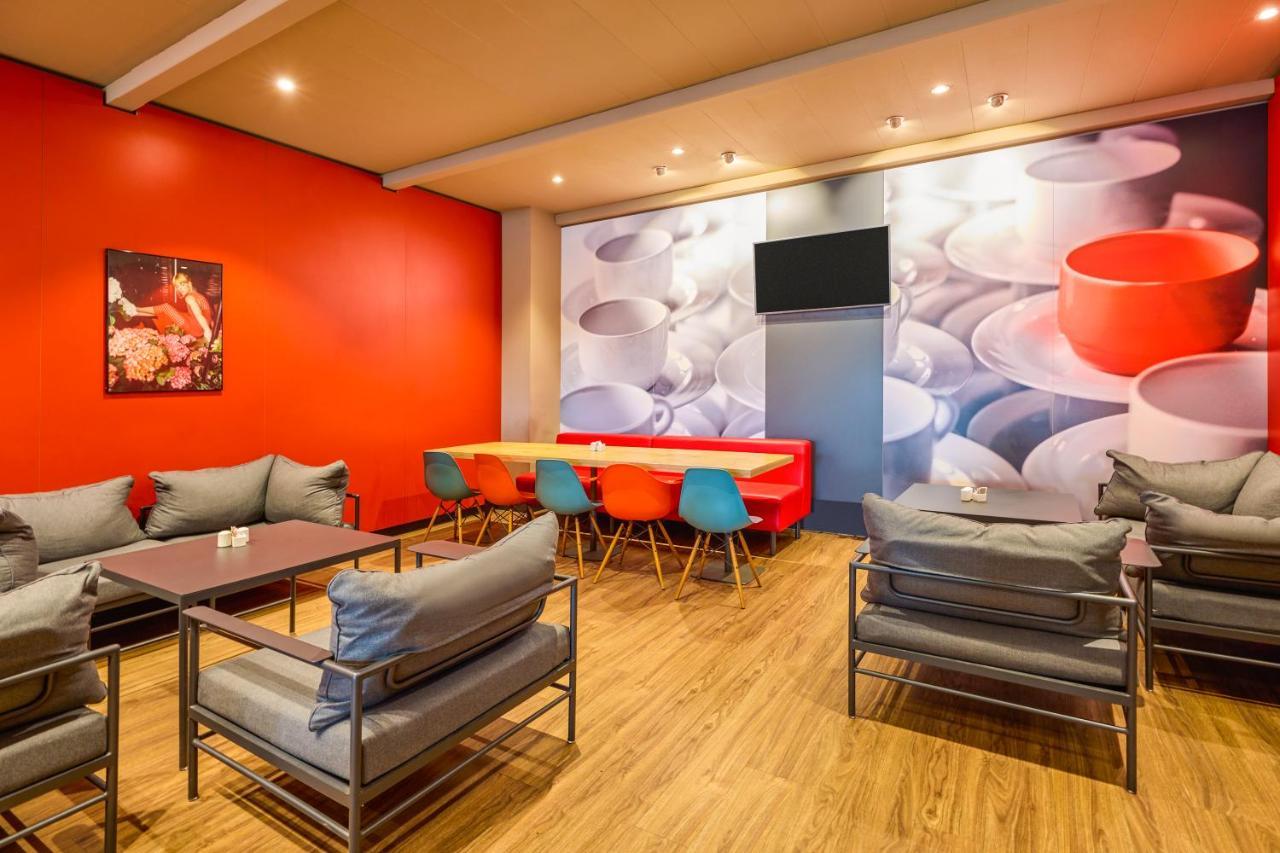 Ibis Baar Zug Екстериор снимка