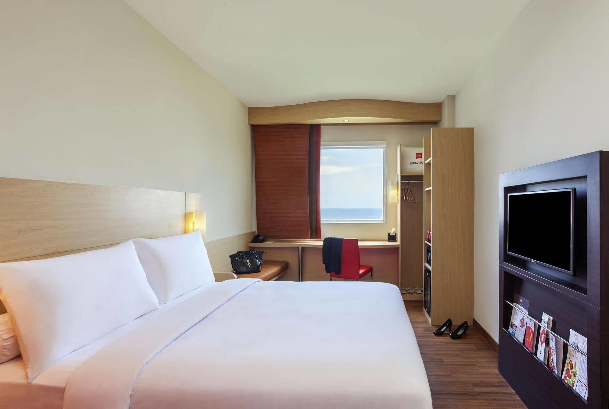 Ibis Baar Zug Екстериор снимка